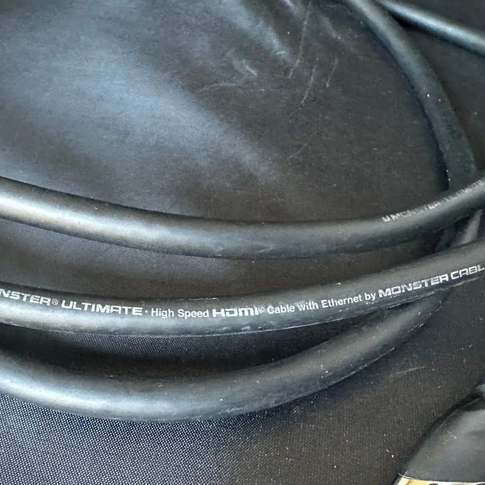 Monster ULTIMATE HDMI High Speed with Ethernet E194702 26AVG - 8 ft Works!